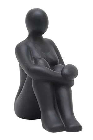 Zolang de voorraad strekt - Beeld zittende vrouw fiberterrazzo 26,5cm